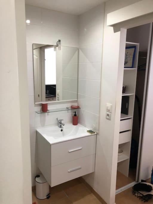 Joli Au Calme Proche Gare Et Bus Apartment *